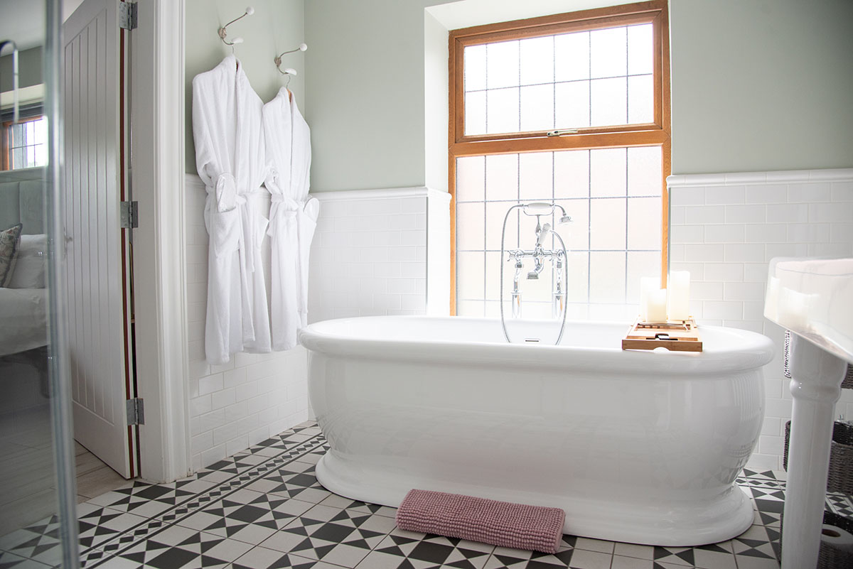 Charleston Room Freestanding Bath